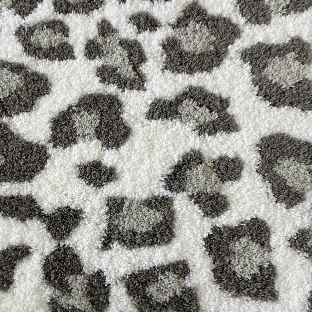 Rachel Zoe Gray Grey White Cheetah Leopard Animal Print Bath Rug 20” x 32” New - Picture 4 of 4